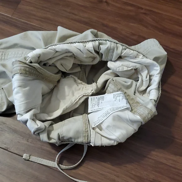 Abercrombie & Fitch Men's Drawstring Athletic Shorts in Light Khaki - Picture 8 of 8